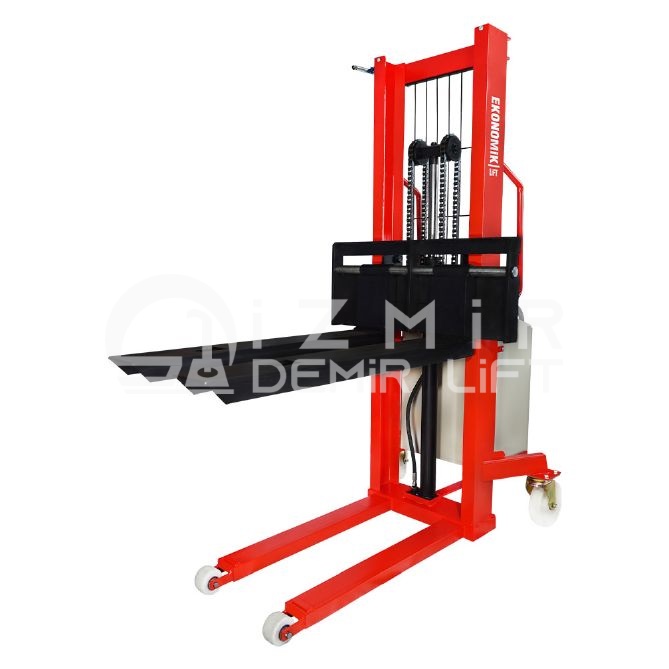 Easy and Fast Workflow with Semi Electric Stackers
